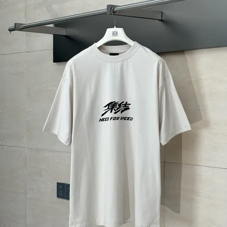 バレンシアガ Tシャツ