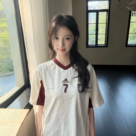 アディダス Tシャツ