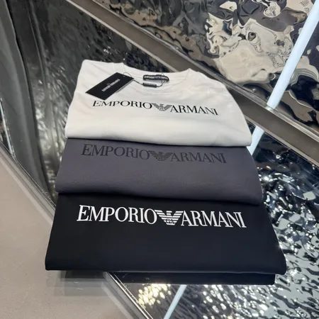 アルマーニ Tシャツ