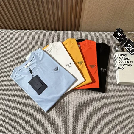 プラダ Tシャツ