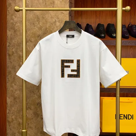 フェンディ Tシャツ