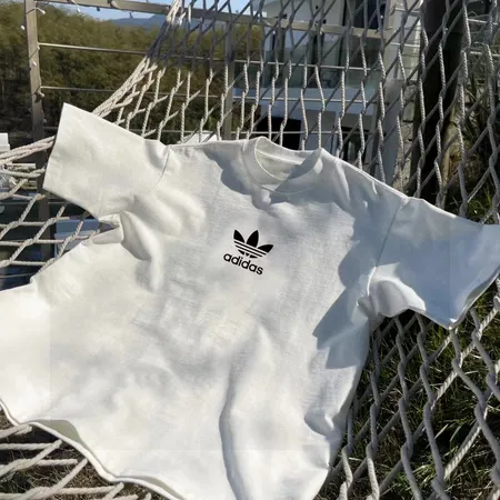 アディダス Tシャツ