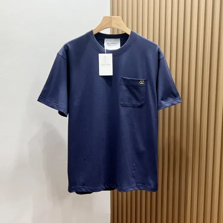 ヴァレンティノ Tシャツ