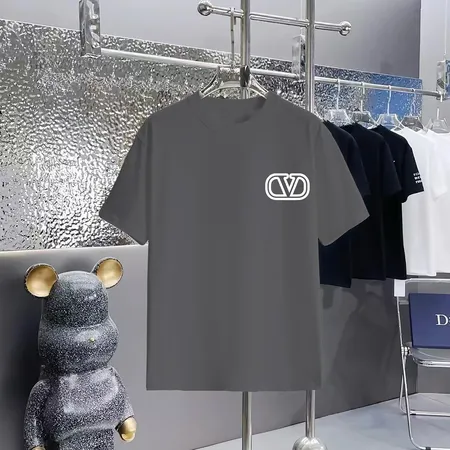 ヴァレンティノ Tシャツ