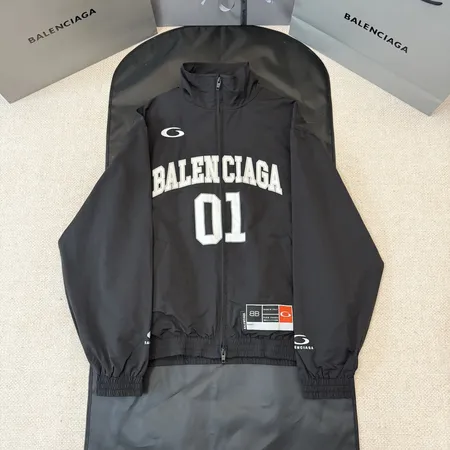 バレンシアガ ジャケット
