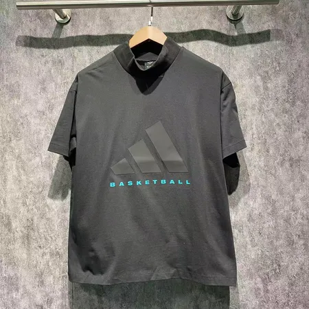 アディダス Tシャツ