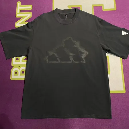 アディダス Tシャツ