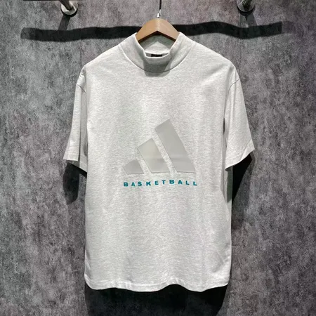 アディダス Tシャツ