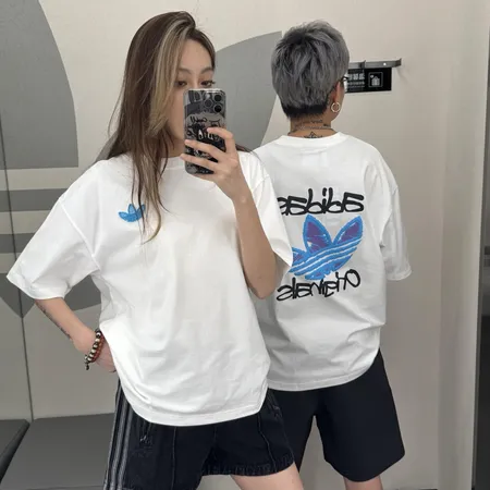アディダス Tシャツ