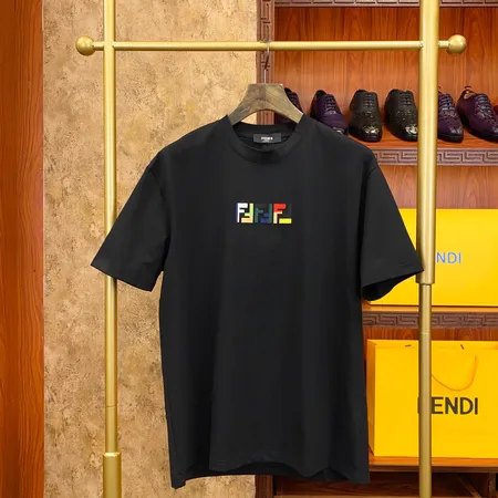 フェンディ Tシャツ