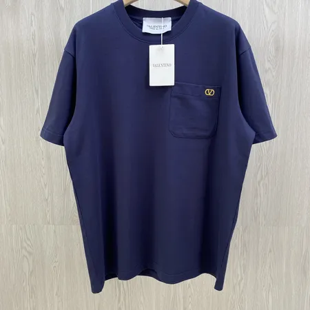 ヴァレンティノ Tシャツ