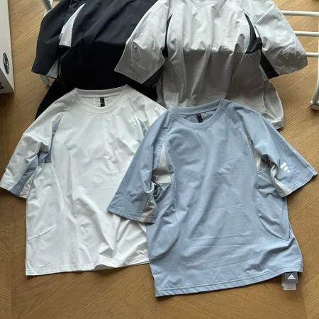 アディダス Tシャツ