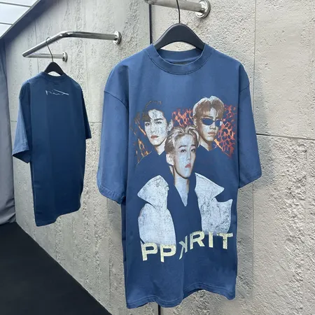 バレンシアガ Tシャツ