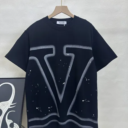 ヴァレンティノ Tシャツ