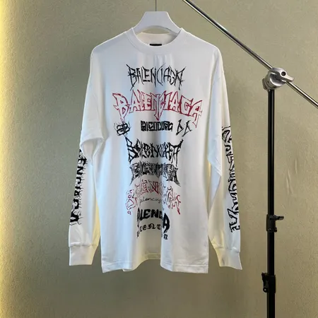 バレンシアガ Tシャツ