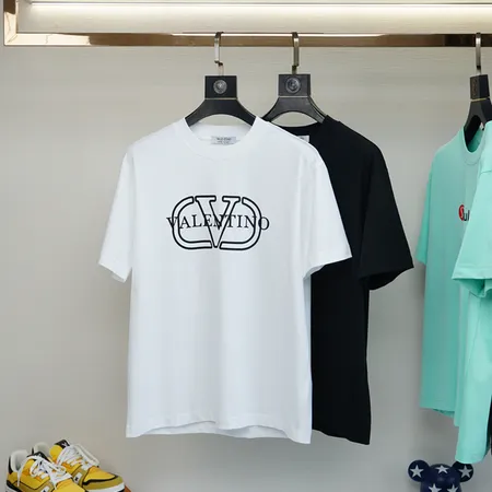 ヴァレンティノ Tシャツ