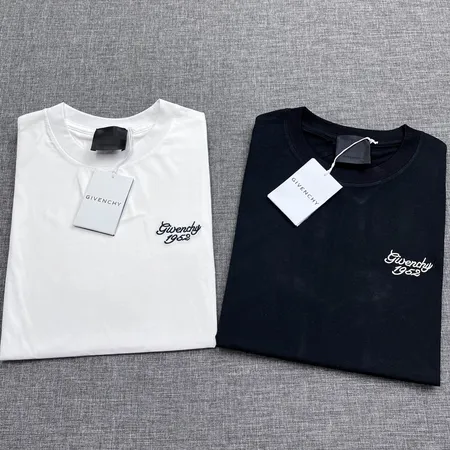 ジバンシィ Tシャツ