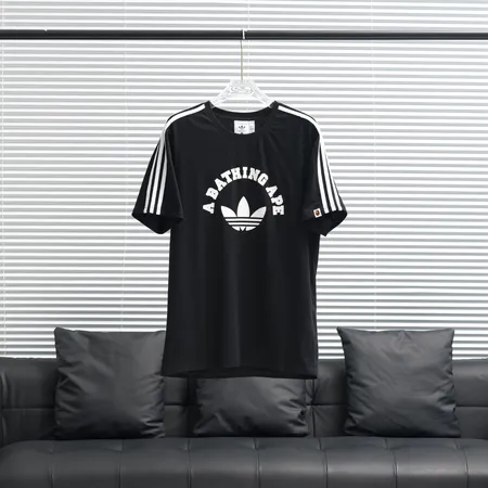 アディダス Tシャツ