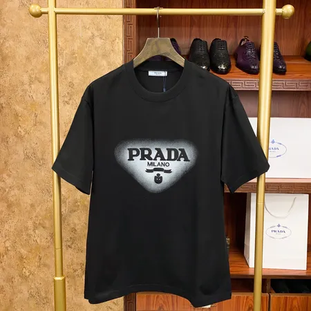 プラダ Tシャツ