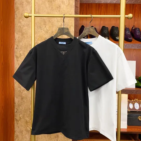 プラダ Tシャツ