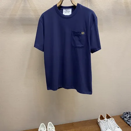 ヴァレンティノ Tシャツ