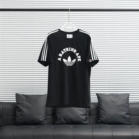 アディダス Tシャツ