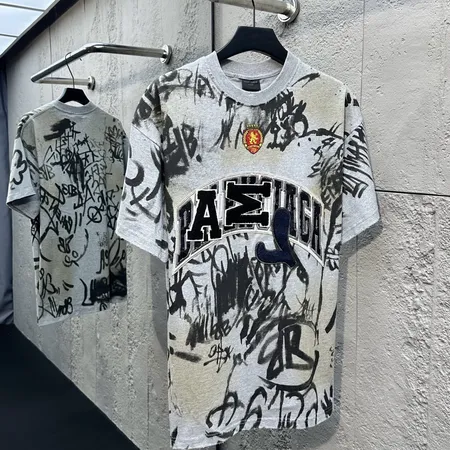 バレンシアガ Tシャツ