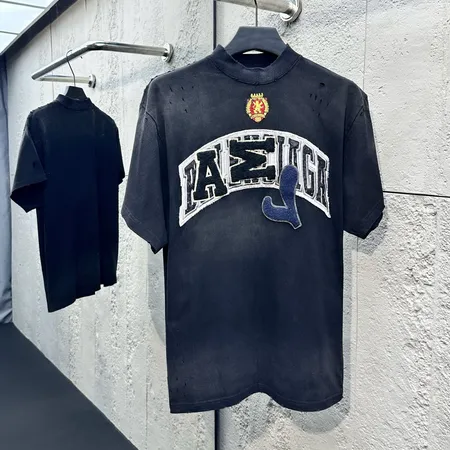 バレンシアガ Tシャツ