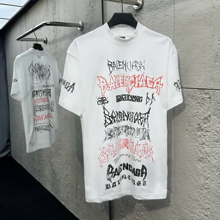 バレンシアガ Tシャツ