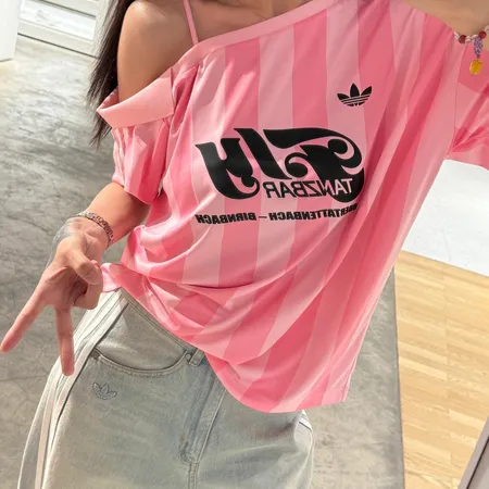 アディダス Tシャツ