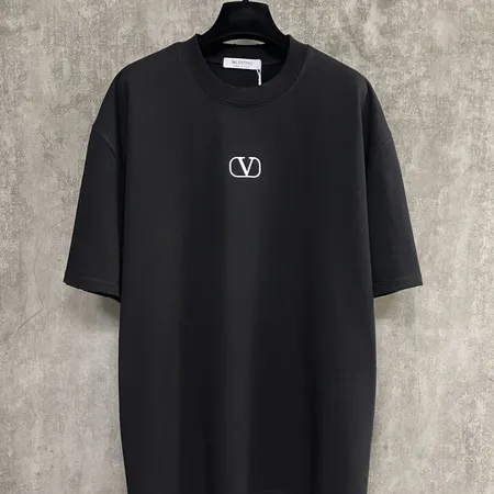 ヴァレンティノ Tシャツ