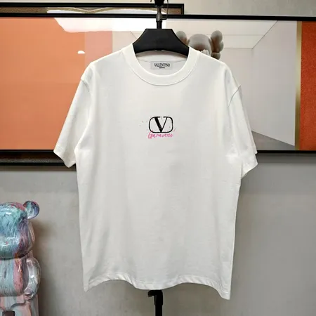 ヴァレンティノ Tシャツ