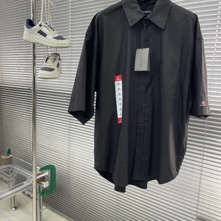 バレンシアガ シャツ