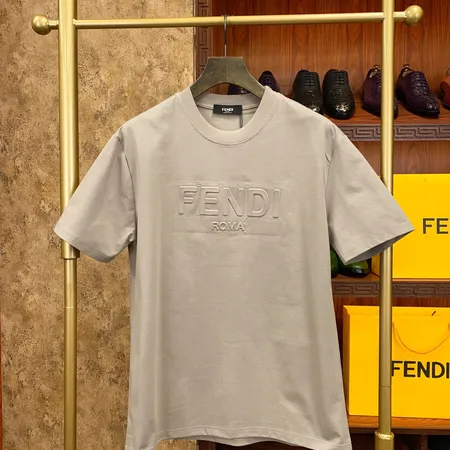 フェンディ Tシャツ