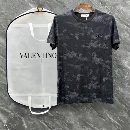 ヴァレンティノ Tシャツ