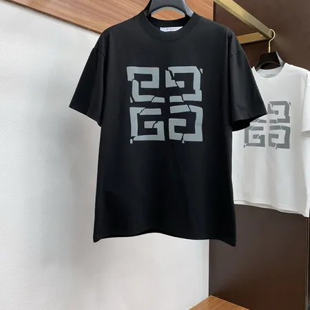 ジバンシィ Tシャツ