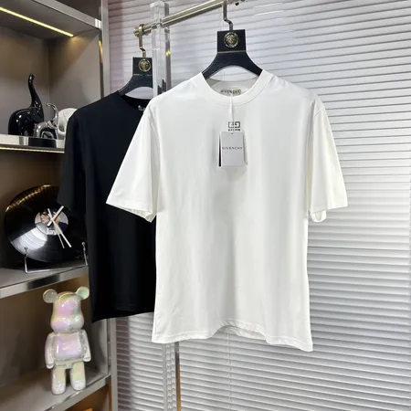 ジバンシィ Tシャツ