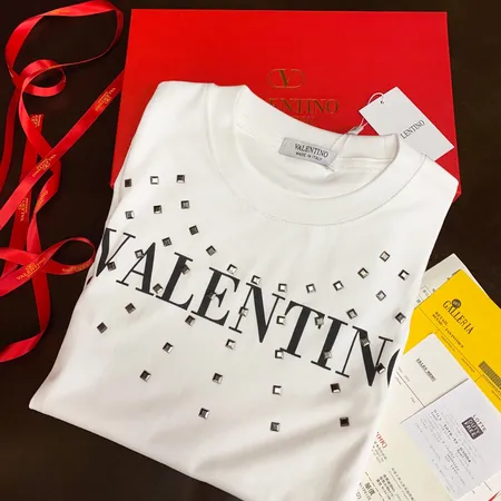 ヴァレンティノ Tシャツ