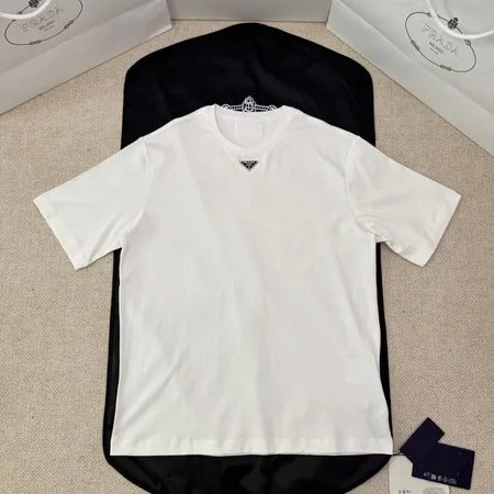 プラダ Tシャツ