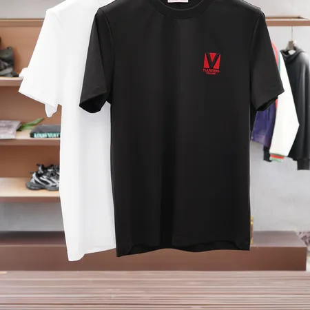 ヴァレンティノ Tシャツ