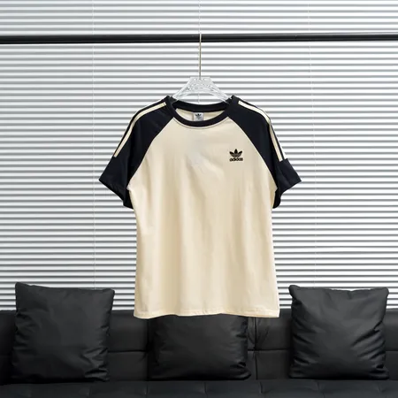 アディダス Tシャツ