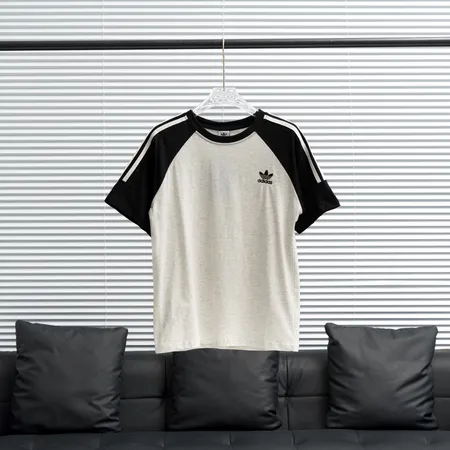 アディダス Tシャツ