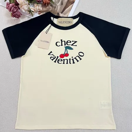 ヴァレンティノ Tシャツ