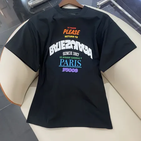 バレンシアガ Tシャツ