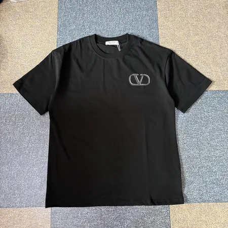 ヴァレンティノ Tシャツ