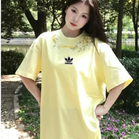 アディダス Tシャツ