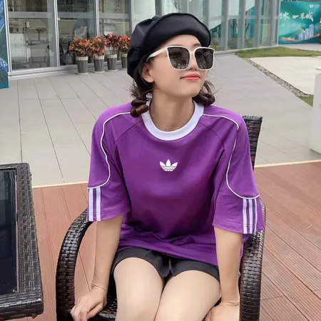 アディダス Tシャツ