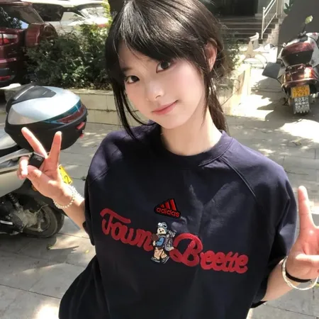 アディダス Tシャツ