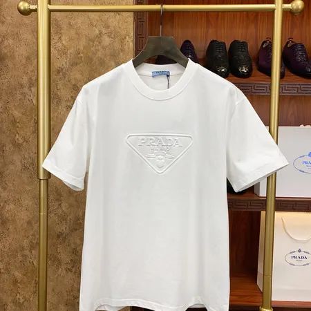 プラダ Tシャツ