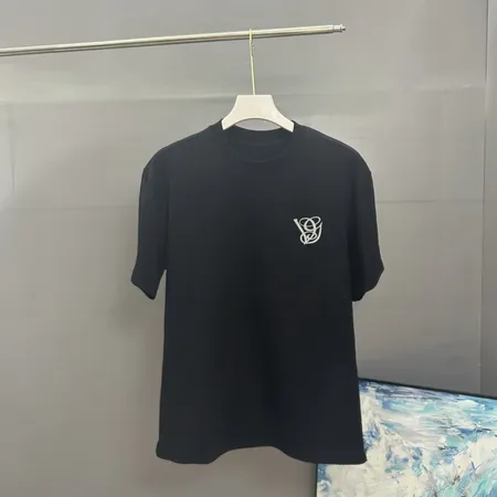 ヴァレンティノ Tシャツ